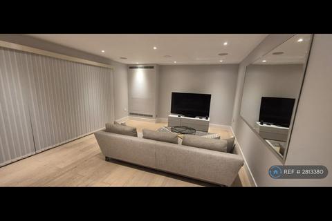 3 bedroom flat to rent, Penrose Gardens, London, NW3