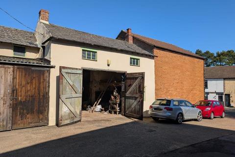 Industrial unit to rent, Meeting Ln Burton Latimer NN15 5GS