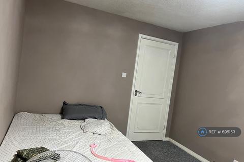 1 bedroom in a flat share to rent, Berwick Road, London, E16