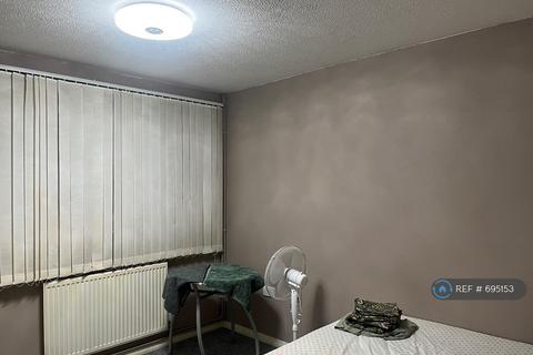 1 bedroom in a flat share to rent, Berwick Road, London, E16
