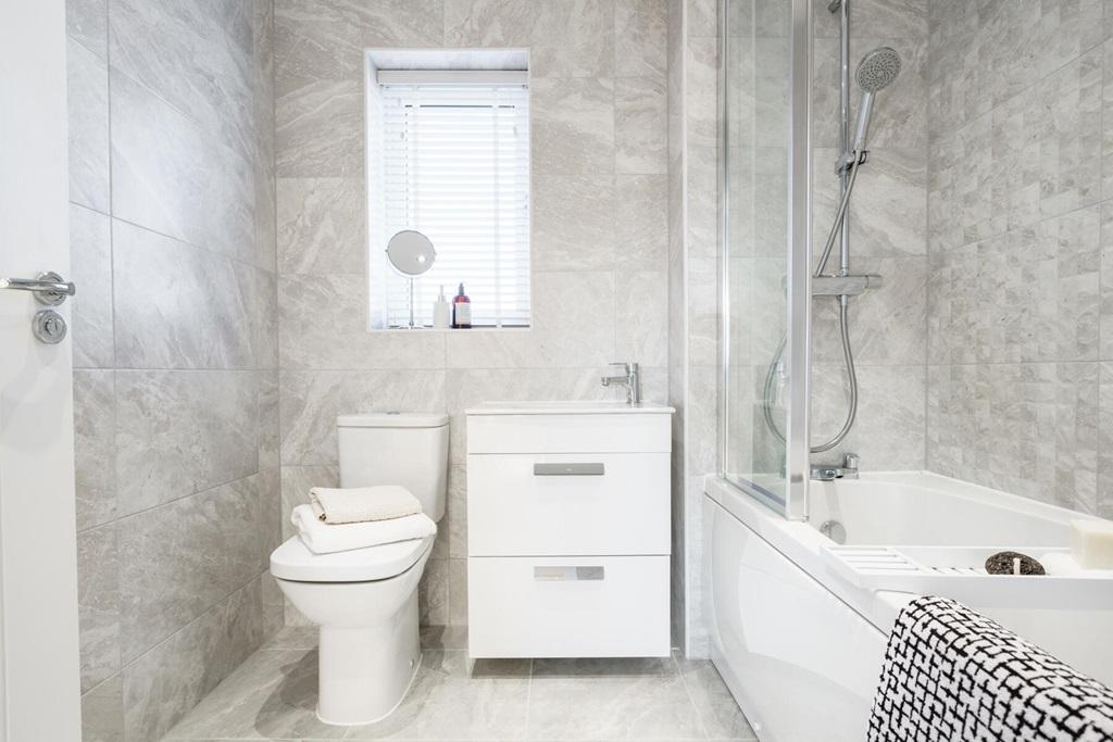 Energy-efficient family bathroom