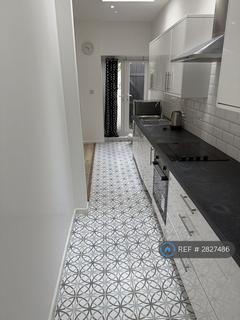 1 bedroom flat to rent, Streatham High Road, London, SW16