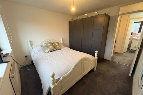 2 bedroom terraced house to rent, Hogg Lane, Grays