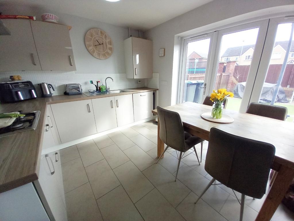 Dining kitchen