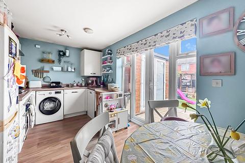 3 bedroom terraced house for sale, Babdown Close Kingsway, Gloucester GL2