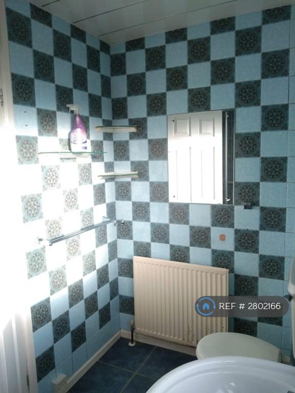 Toilet /Bath