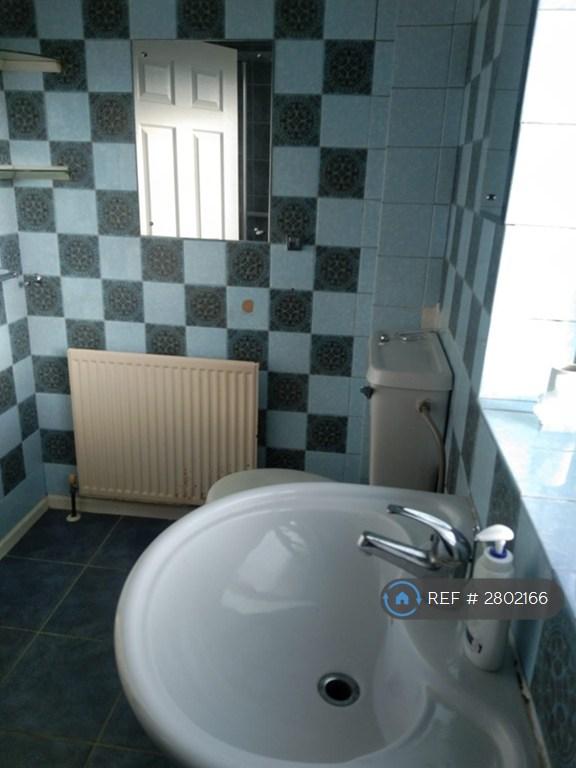 Toilet/ Bath