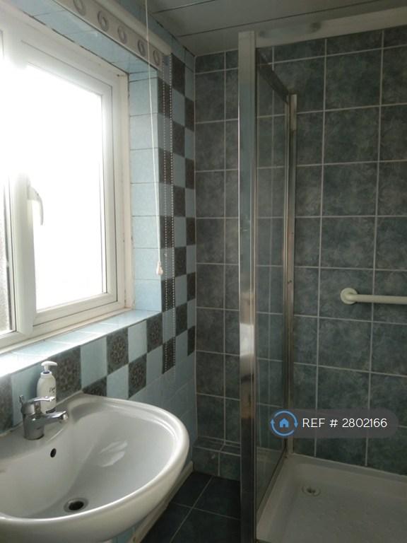 Toilet/Bath