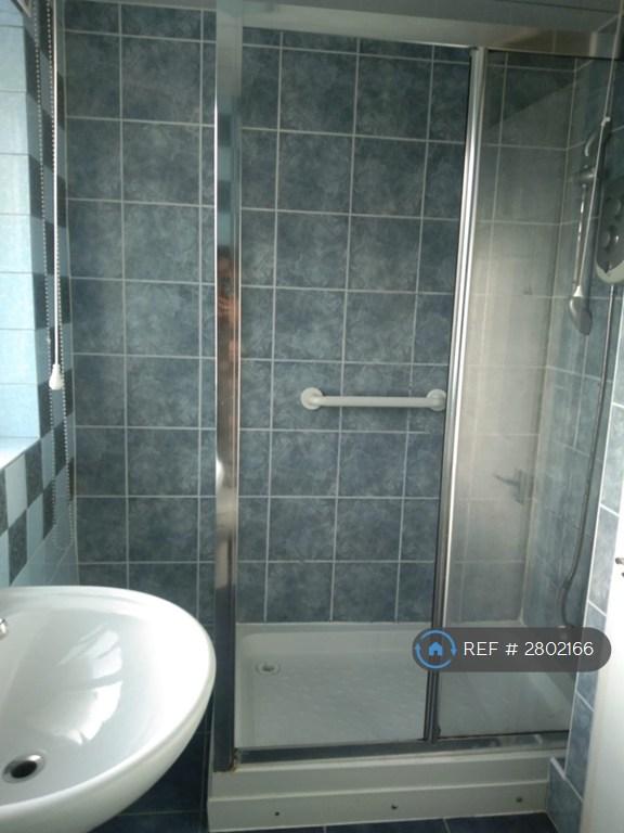 Toilet/ Bath
