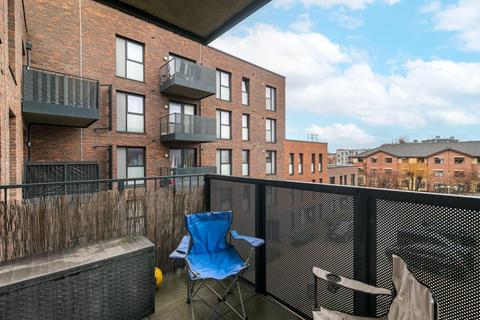 1 bedroom flat for sale, Watermill Lane, London