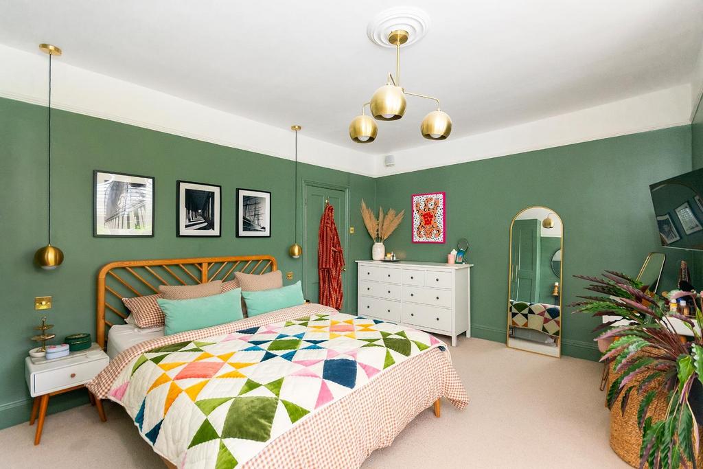 2 H3 AVP - Bedroom B.jpg