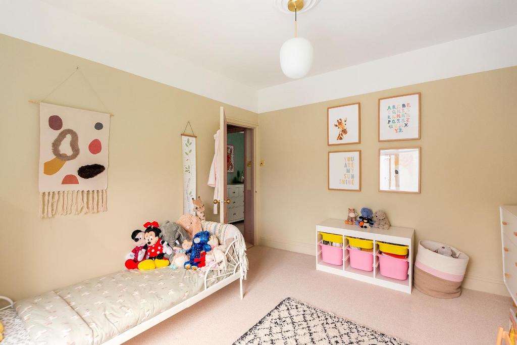 2 H3 AVP - Bedroom E.jpg