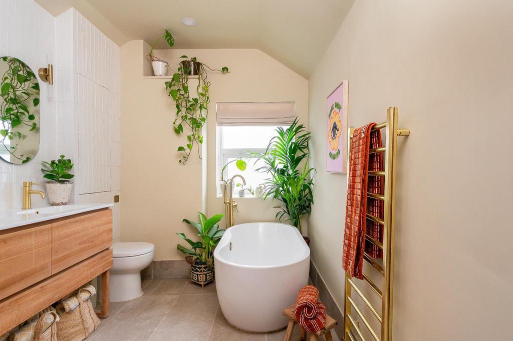2 H3 AVP - Bathroom C.jpg
