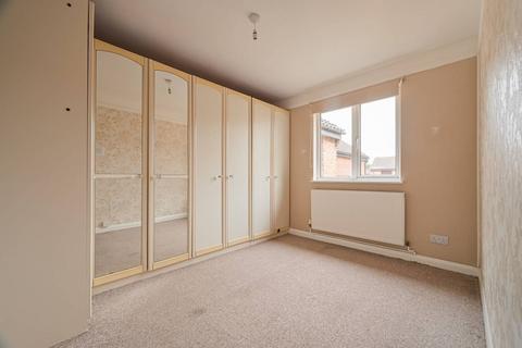 2 bedroom maisonette to rent, Leamouth Road, Beckton, London, E6
