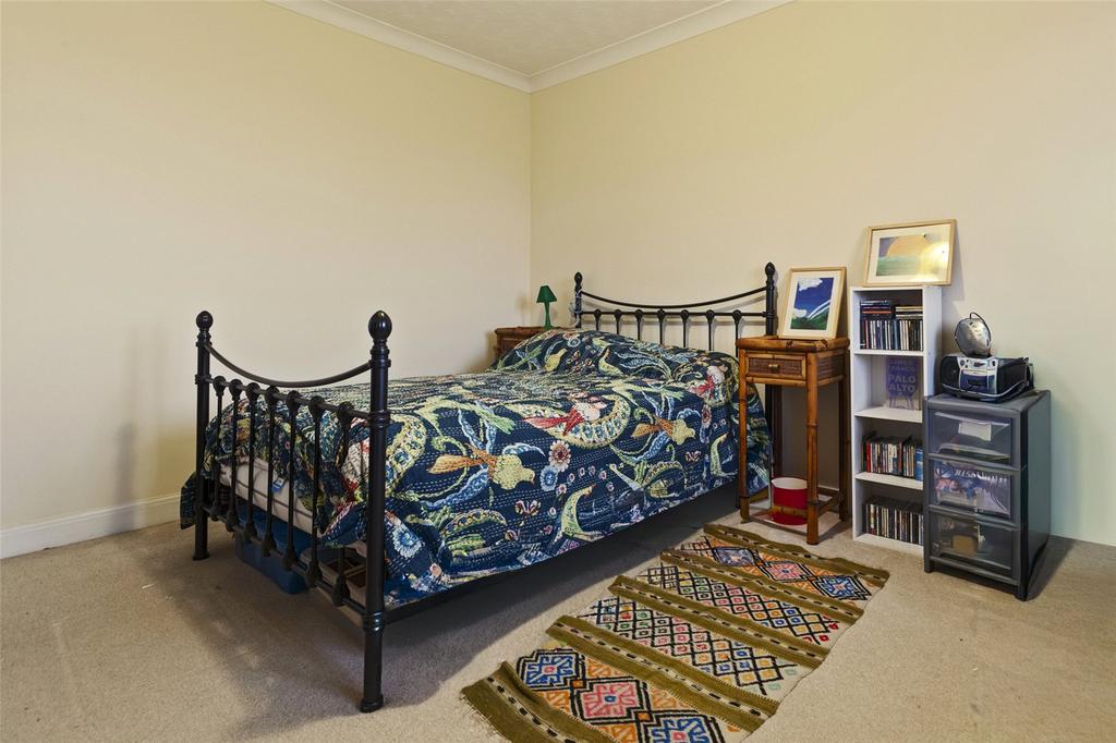 Bedroom 2 (2)