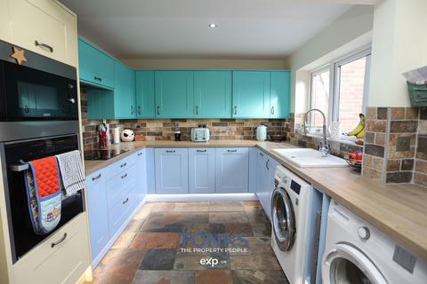 4 bedroom semi-detached house for sale, Stockwell Avenue, Brierley Hill DY5