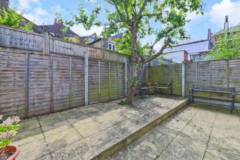 2 bedroom apartment for sale, Blackstock Road, Highbury, London, N5