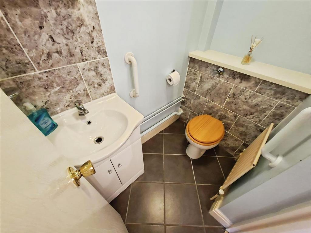 WC/Cloakroom