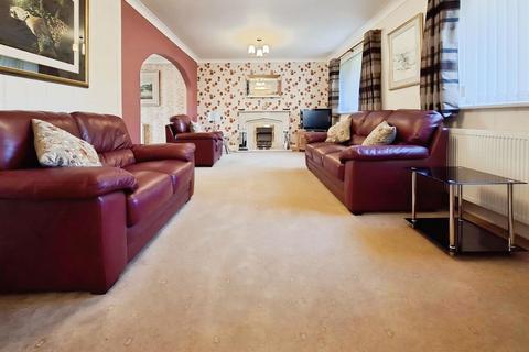 4 bedroom detached bungalow for sale, Primrose Close, Chatham