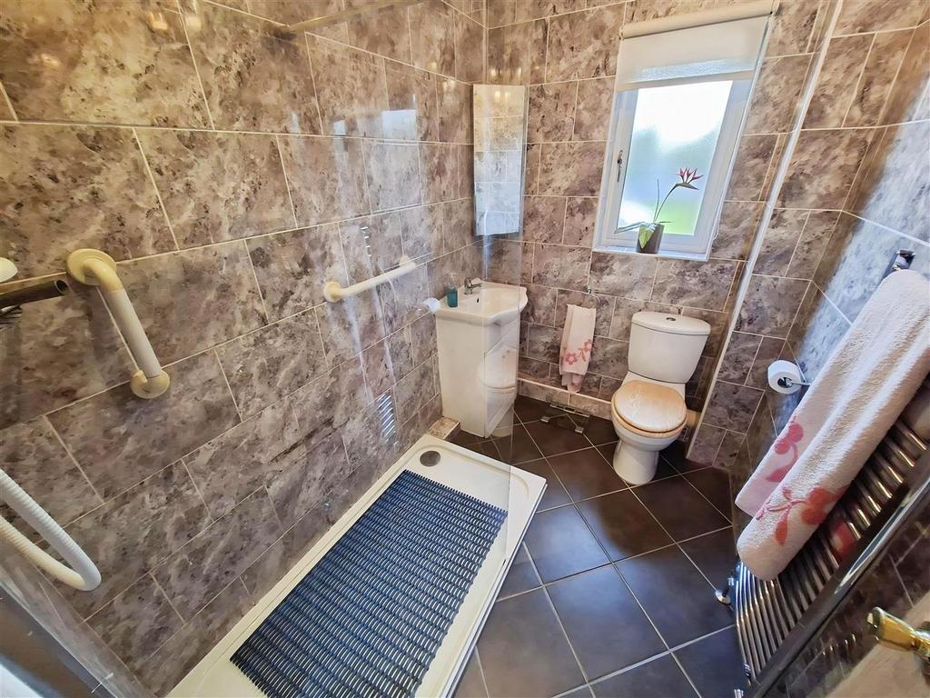 Family Shower Room