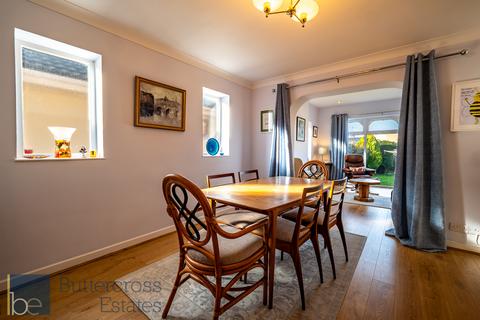 4 bedroom detached house for sale, Lincoln Road, Bassingham, LN5 9HE