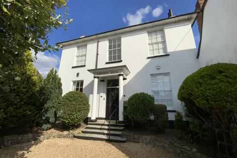 2 bedroom flat to rent - High Street, West Malling, ME19
