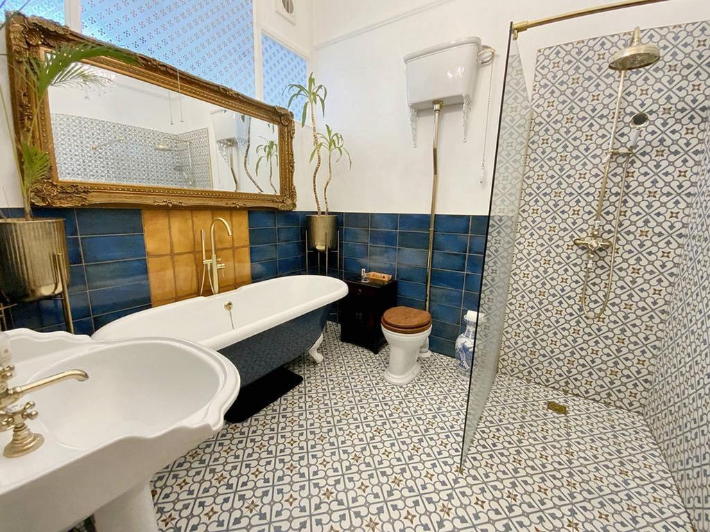 Main bathroom
