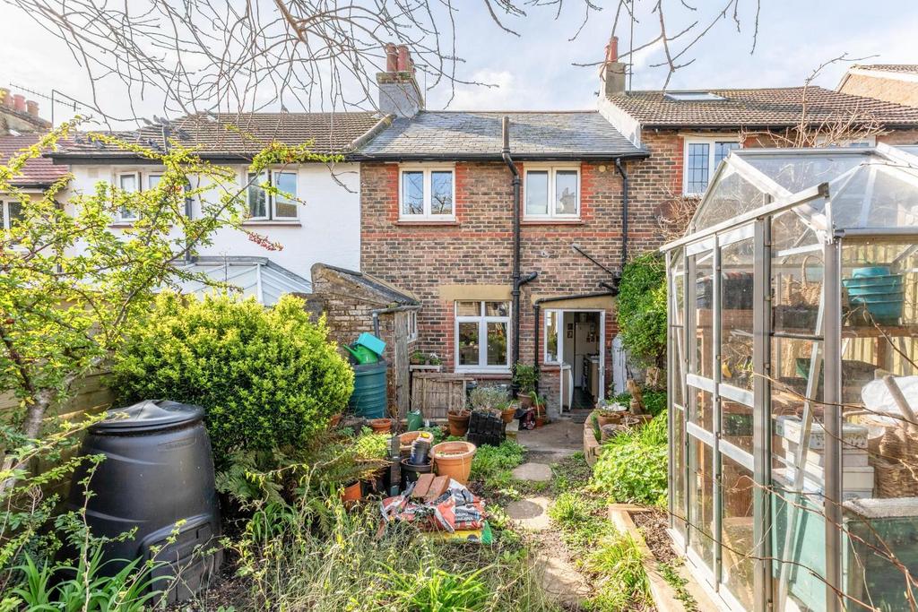 Rear garden (3).jpg