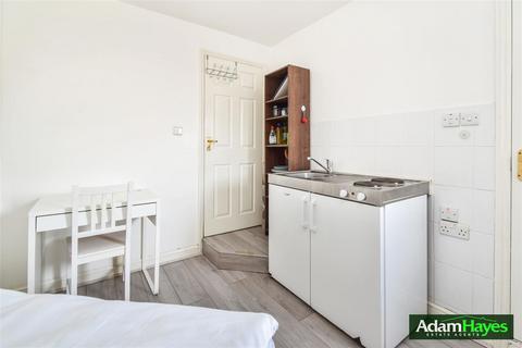 Studio to rent, The Grange Estate, London N2