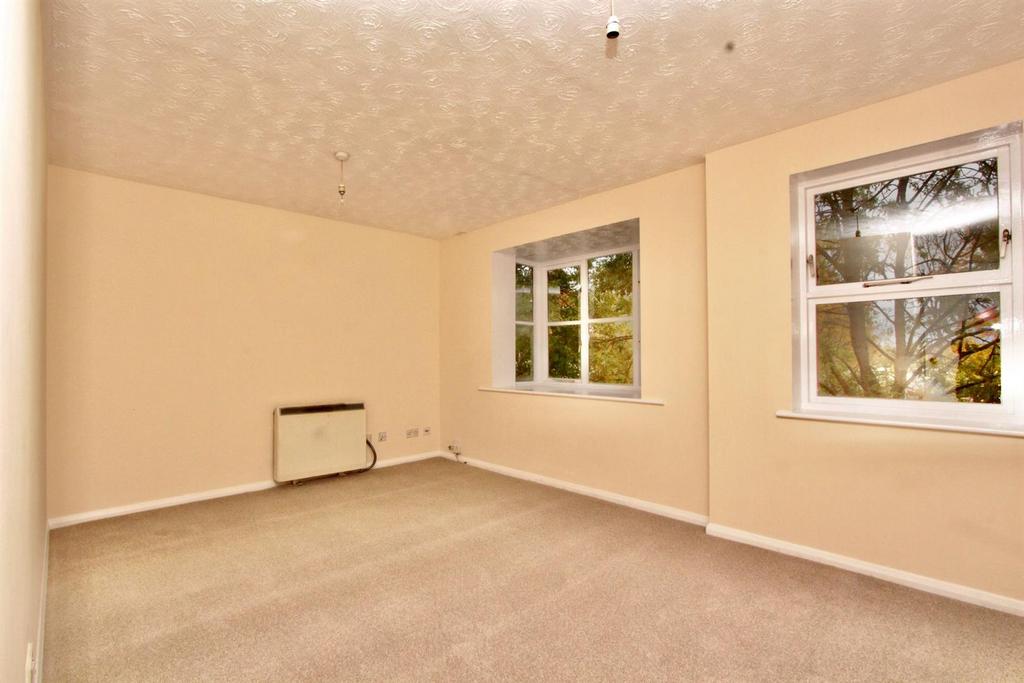 Hallingbury Court, E17