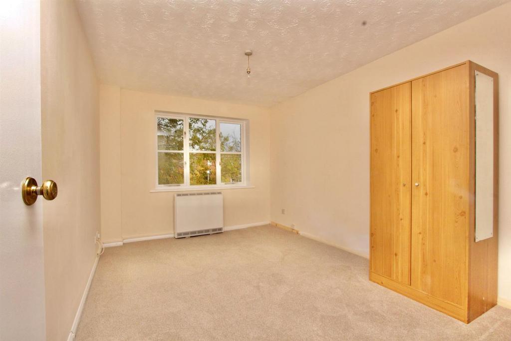 Hallingbury Court, E17