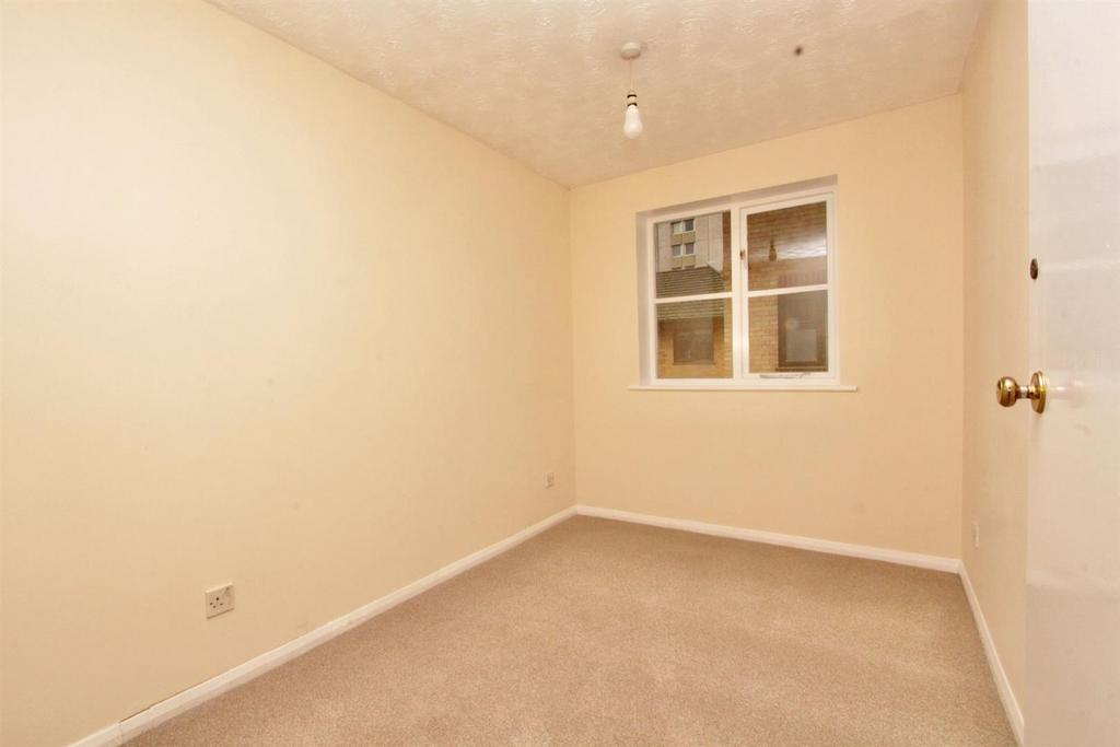 Hallingbury Court, E17