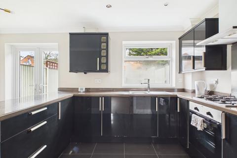undefined, George Dere Close, Newark NG22