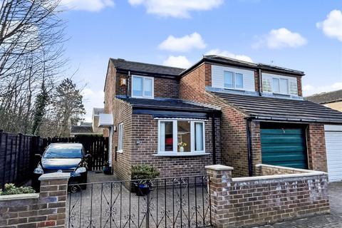 3 bedroom semi-detached house for sale - Waverdale Way, South Shields