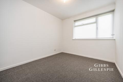 2 bedroom flat to rent, Lonsdale Close, Hatch End, HA5
