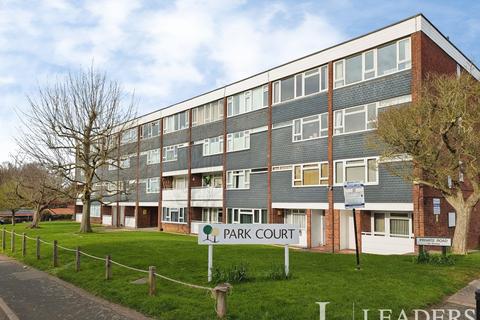 2 bedroom flat to rent - Park Court, Harlow, CM20