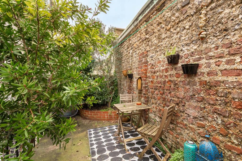 Garden (2).jpg