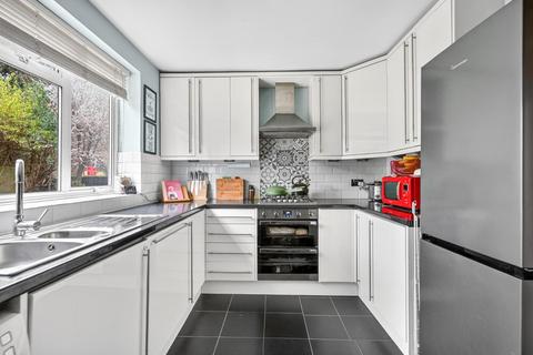 undefined, Mount Avenue, Ealing