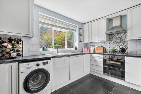 undefined, Mount Avenue, Ealing