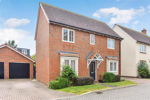 3 bedroom detached house for sale - Vespasian Close, Westhampnett, Chichester