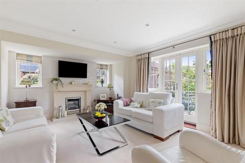 4 bedroom detached house for sale, Wealden Drive, Westhampnett, Chichester