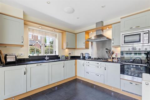 4 bedroom detached house for sale, Wealden Drive, Westhampnett, Chichester