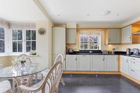 4 bedroom detached house for sale, Wealden Drive, Westhampnett, Chichester