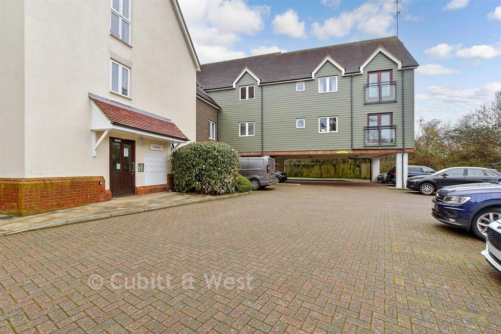 Driveway/Parking
