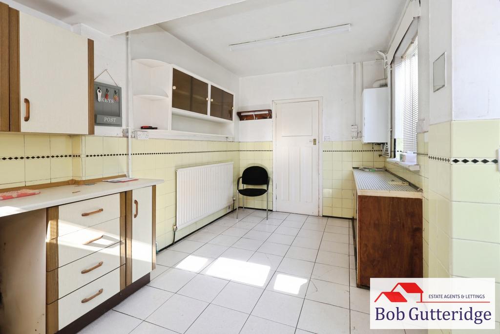 Fitted kitchen / breakfast room