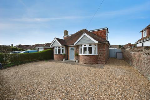 3 bedroom bungalow for sale - Yew Tree Road, Hayling Island, Hampshire, PO11
