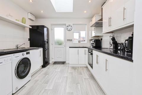 2 bedroom semi-detached house for sale, Yew Tree Lane, Rowley Regis
