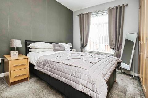 2 bedroom semi-detached house for sale, Yew Tree Lane, Rowley Regis