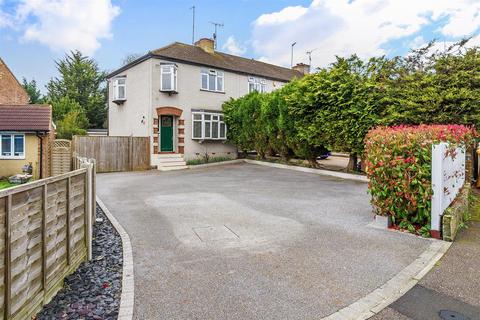 3 bedroom end of terrace house for sale - Manor Way, Banstead