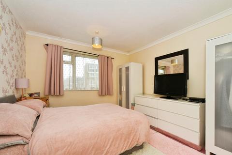undefined, Kimmeridge Close, Swindon